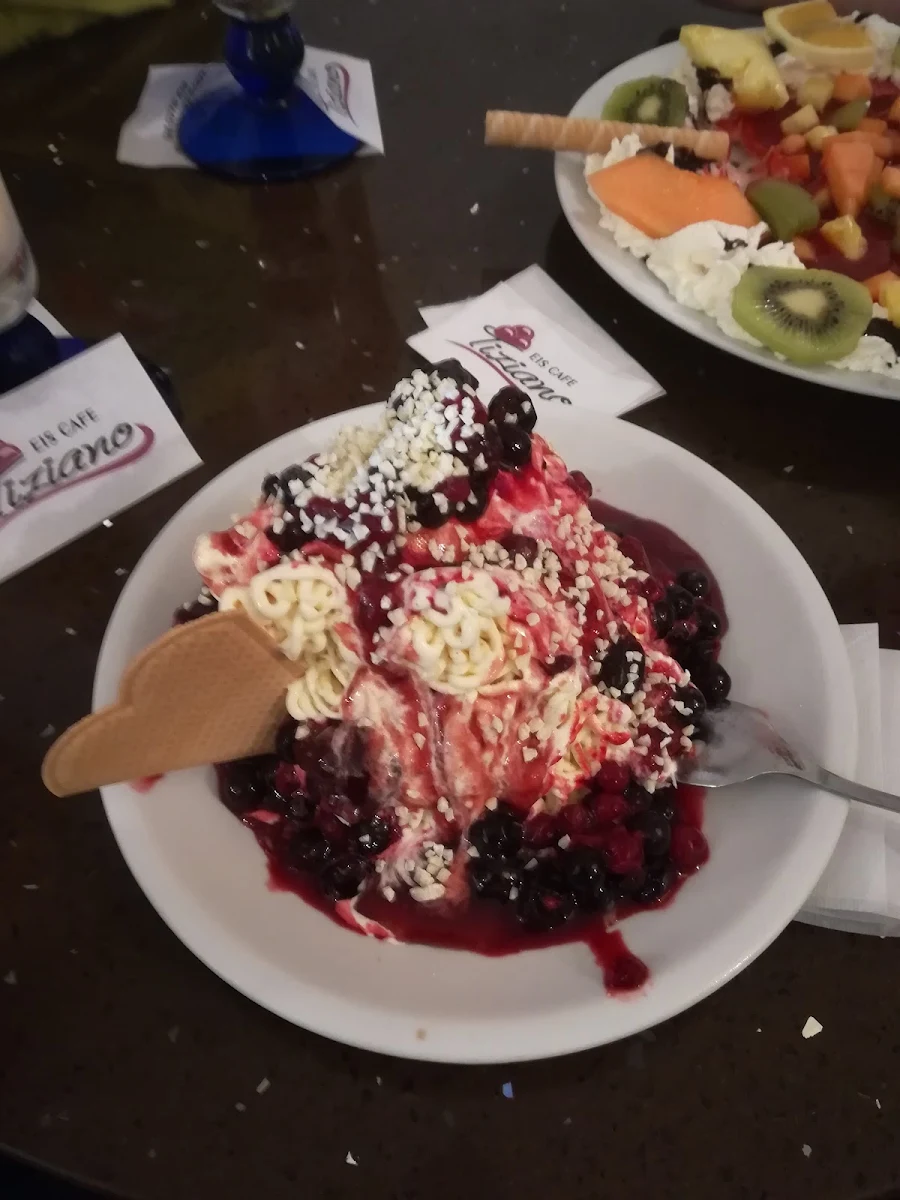 Spaghetti Eis Waldfrucht