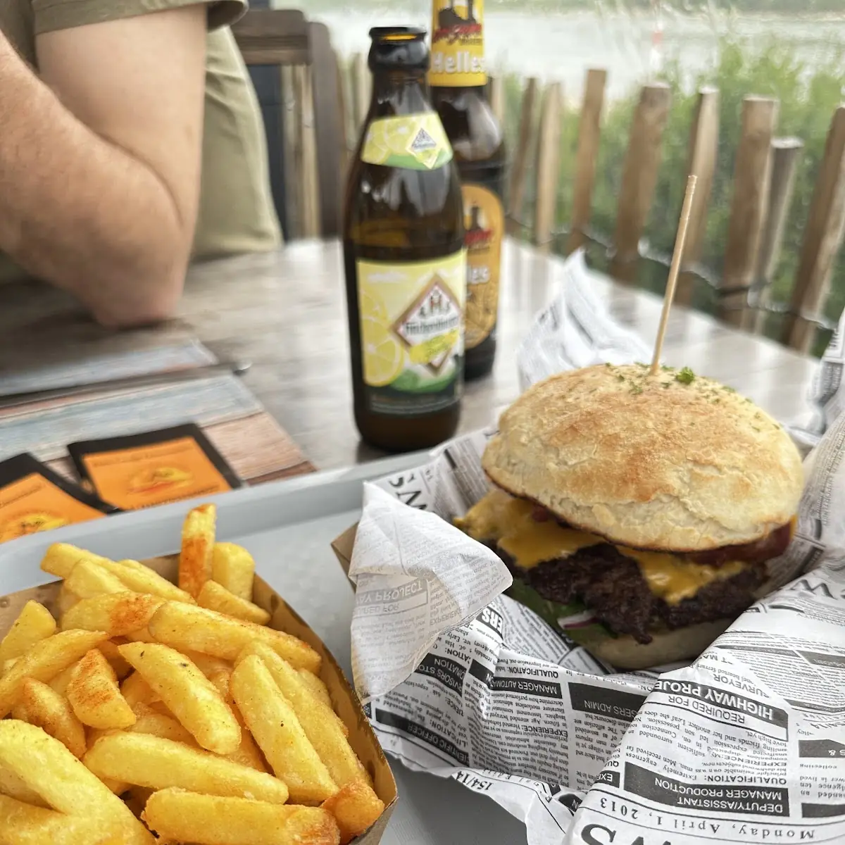 Hamburger, RHEIN-LOUNGE Zimmermann's