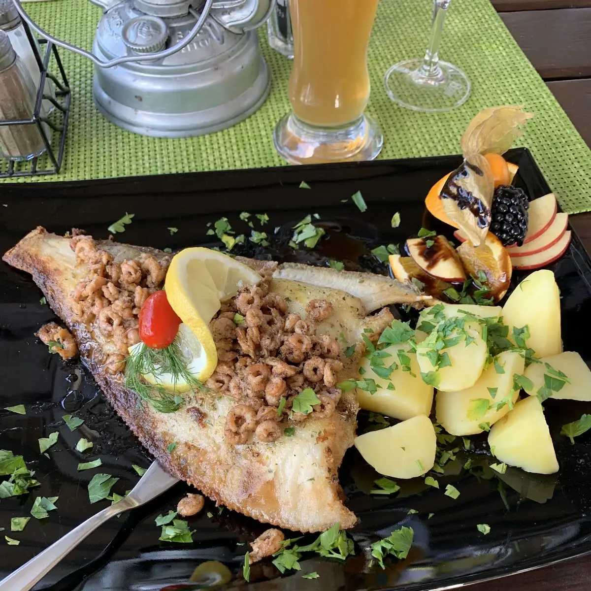 Scholle, Bootshaus Blumenthal Restaurant mit Weserblick