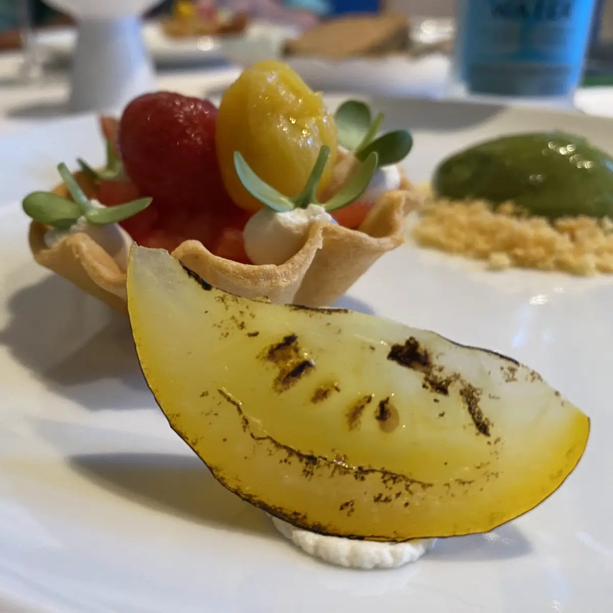 Tomate, BEES Restaurant