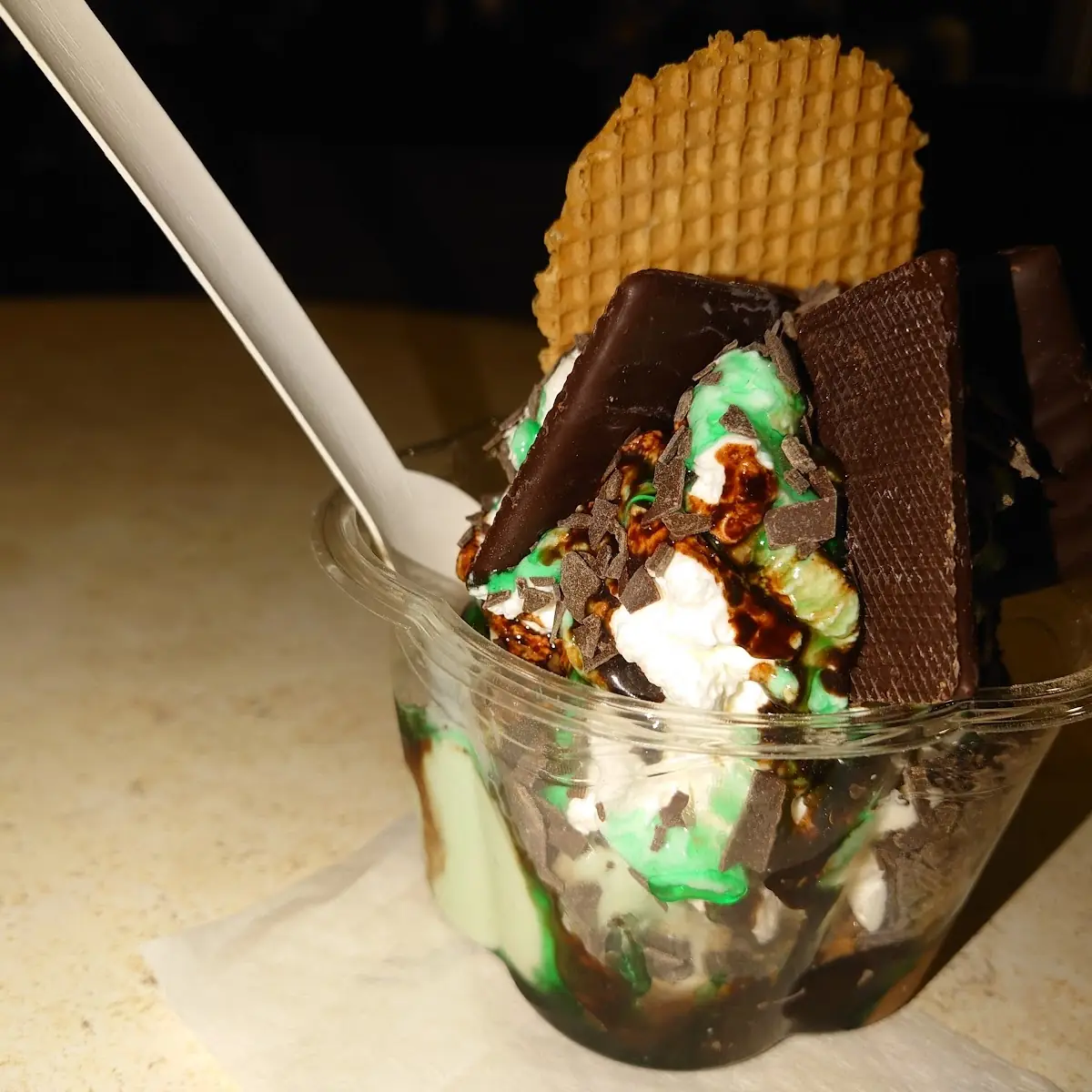 After Eight Becher