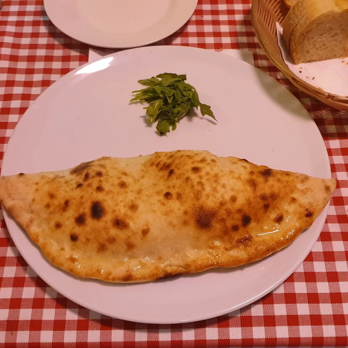 Calzone, Trattoria da Giuseppe e Salvatore