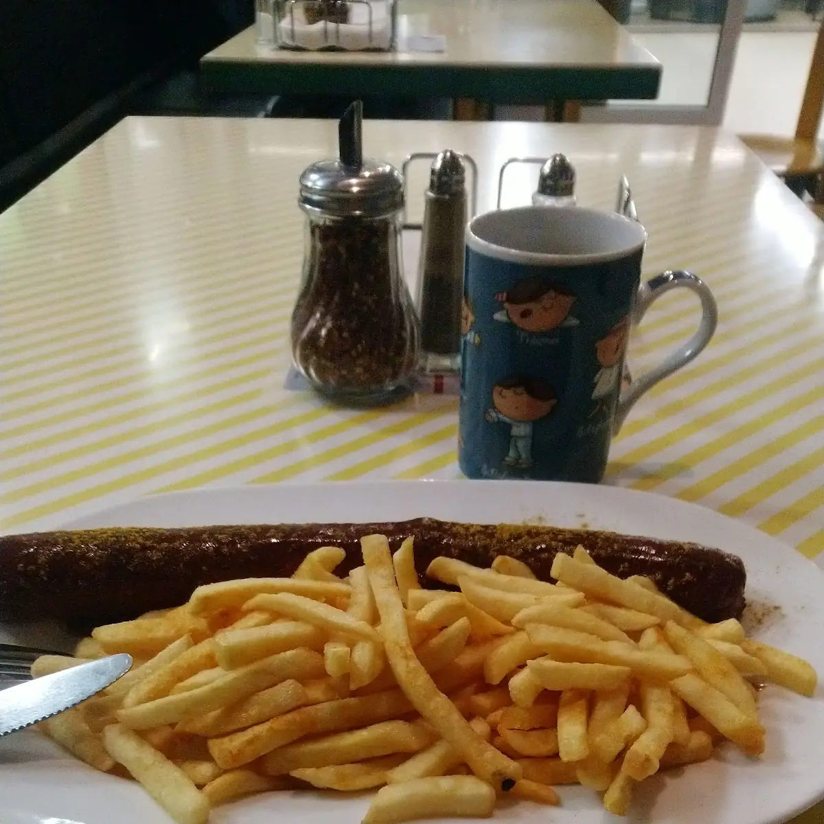 Riesencurrywurst, Imbiss Besir