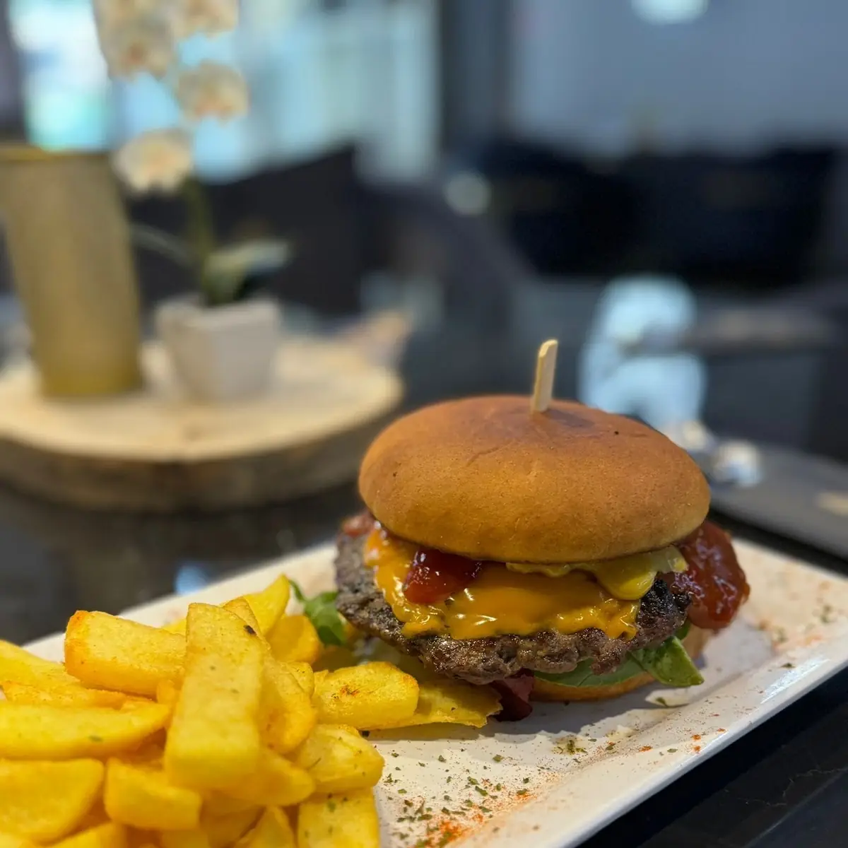 Highlights, Papel Lounge - Restaurant, Bar, Lounge