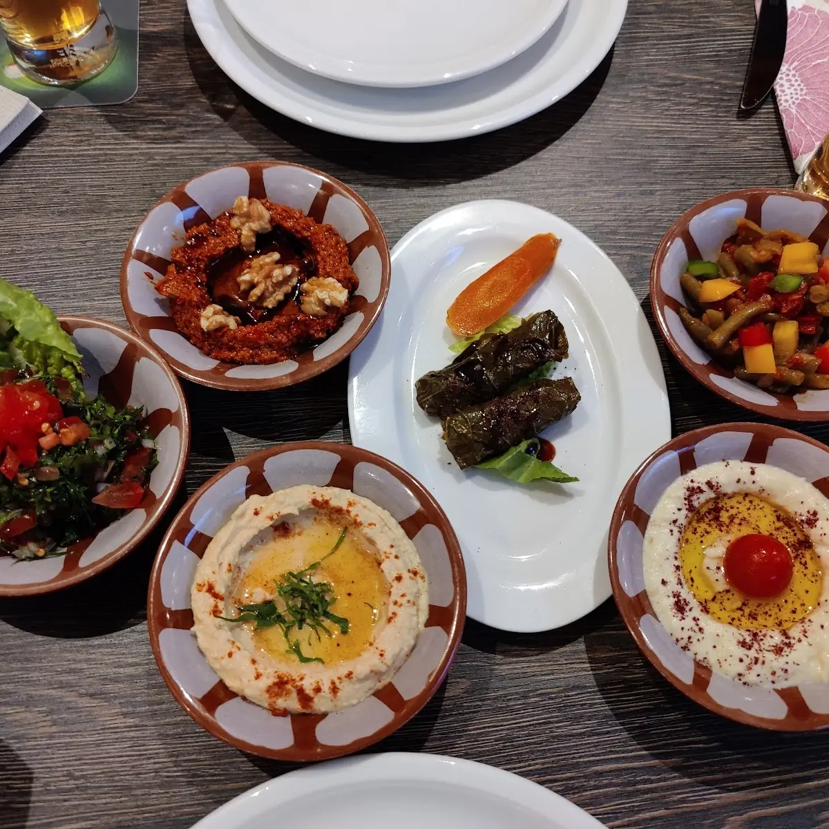 Highlights, Nay Restaurant