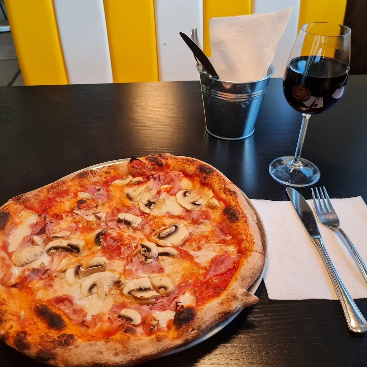 Pizza 4 Saison, Made in italy - Neapolitanische Pizza