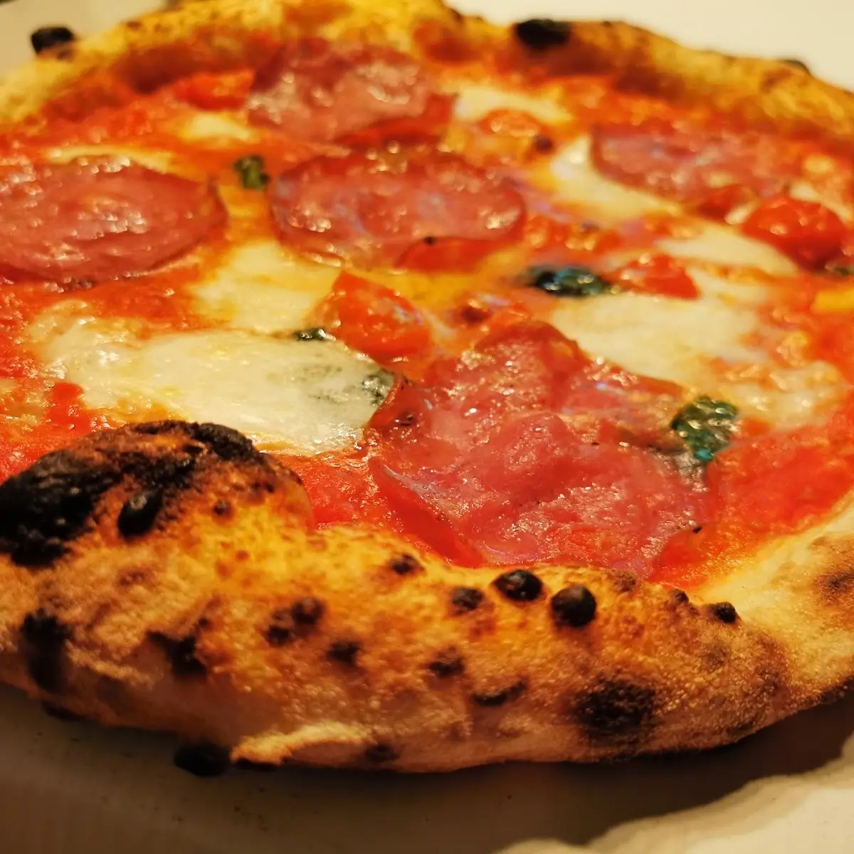 Pizza Salami, Made in italy - Neapolitanische Pizza