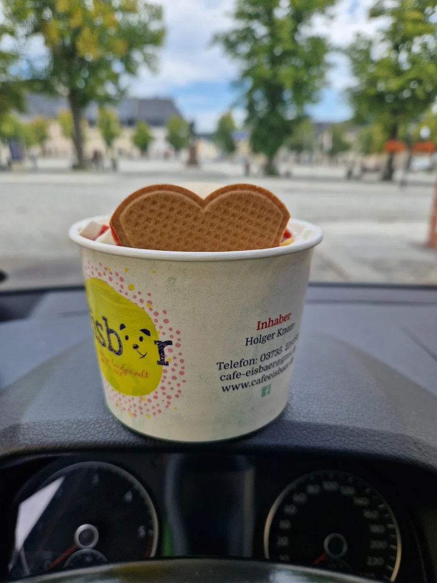 Fruchteisbecher, Café Eisbär