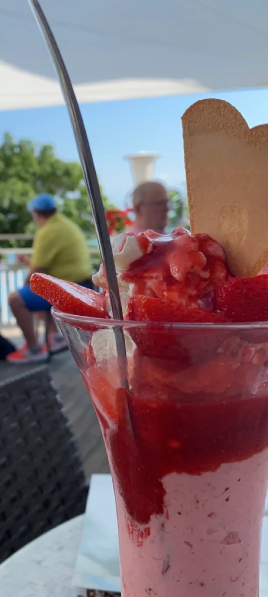 Erdbeer Eisbecher