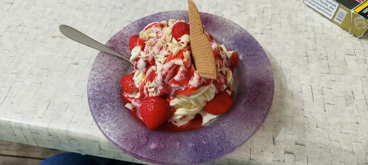 Spaghetti Eis Mit Erdbeeren