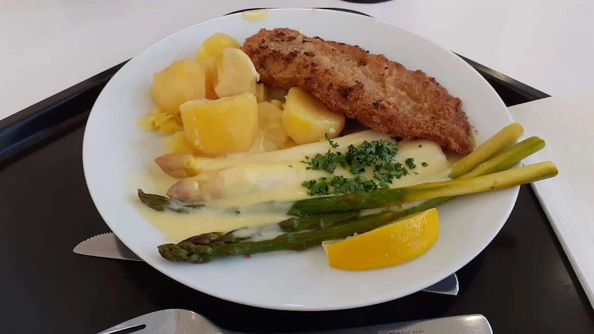 Spargel, Kantine im Finanzamt