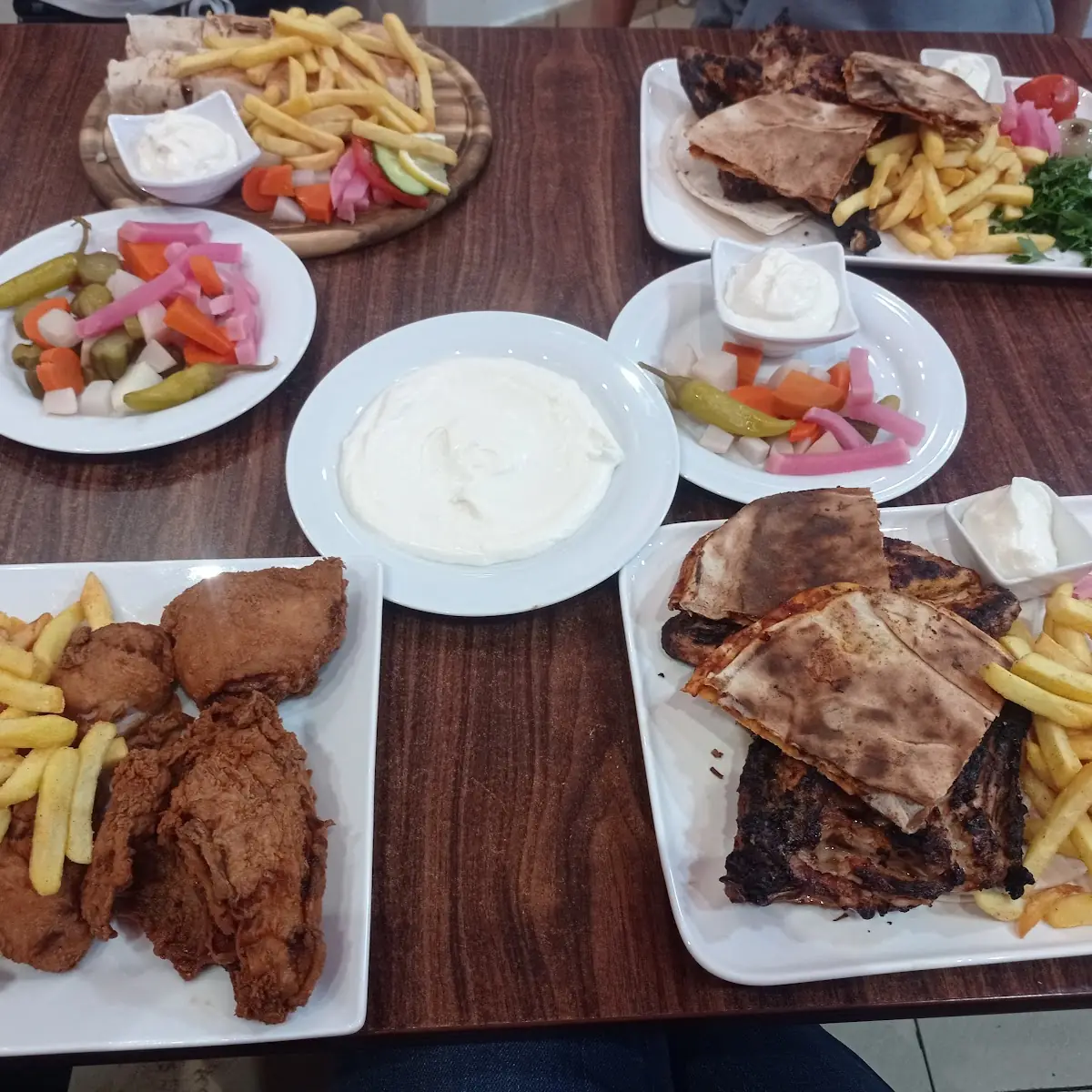 بروستد وجبة وجبة فروج مشوي