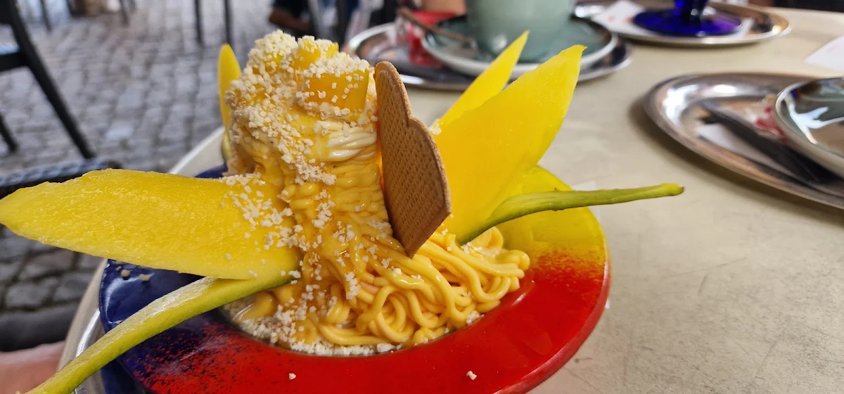 Mango Spaghetti Eis