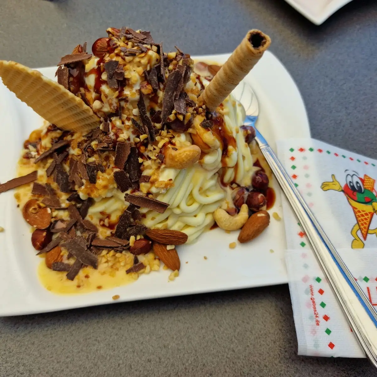 Spaghetti Eis Cabonara