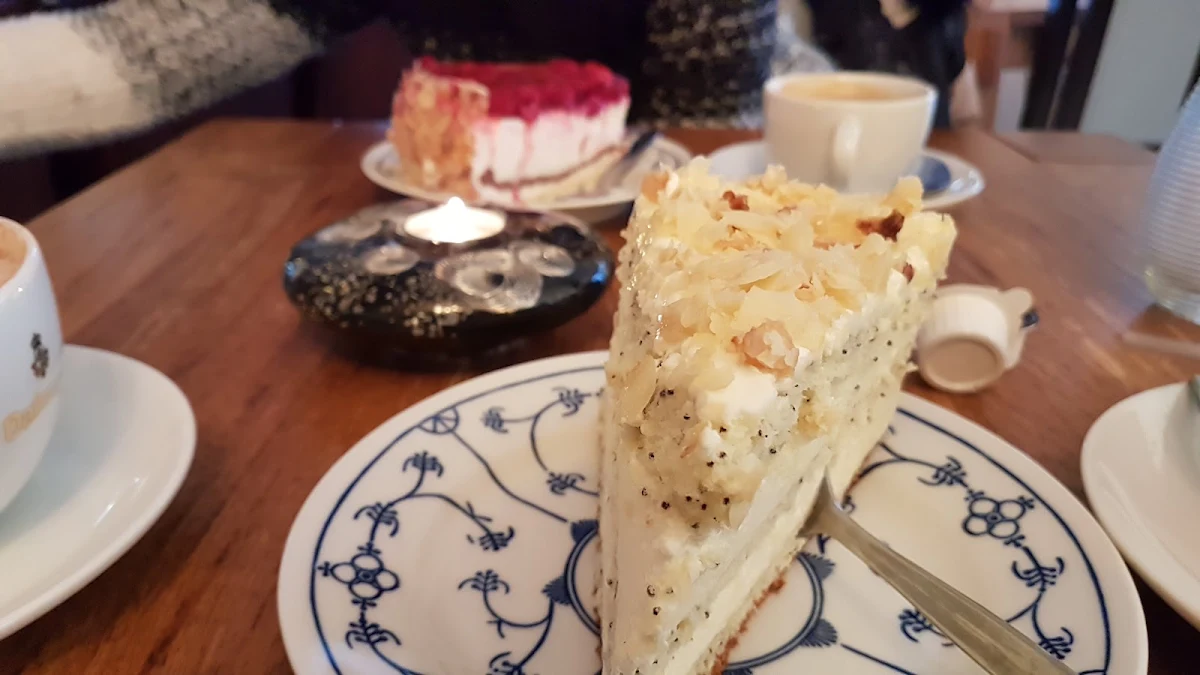 Mohn-sahnetorte