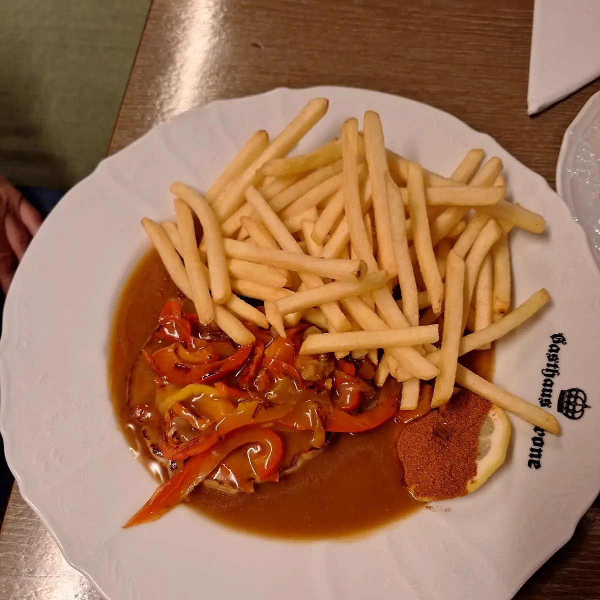 Paprika Schnitzel Mit Pommes
