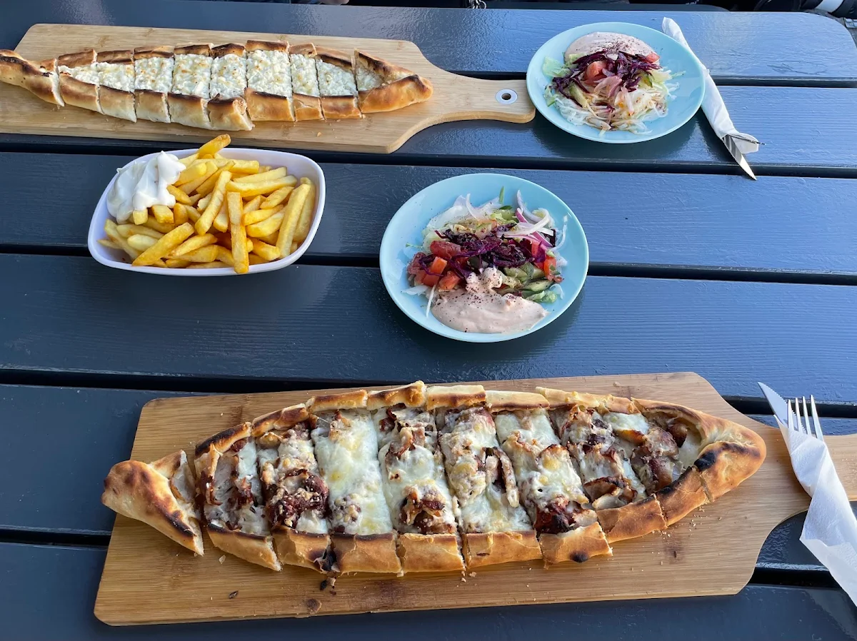 Pide Gouda