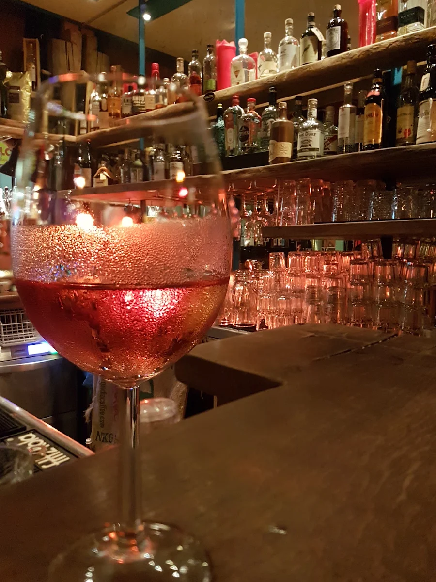 Weißwein, VINYL Bar