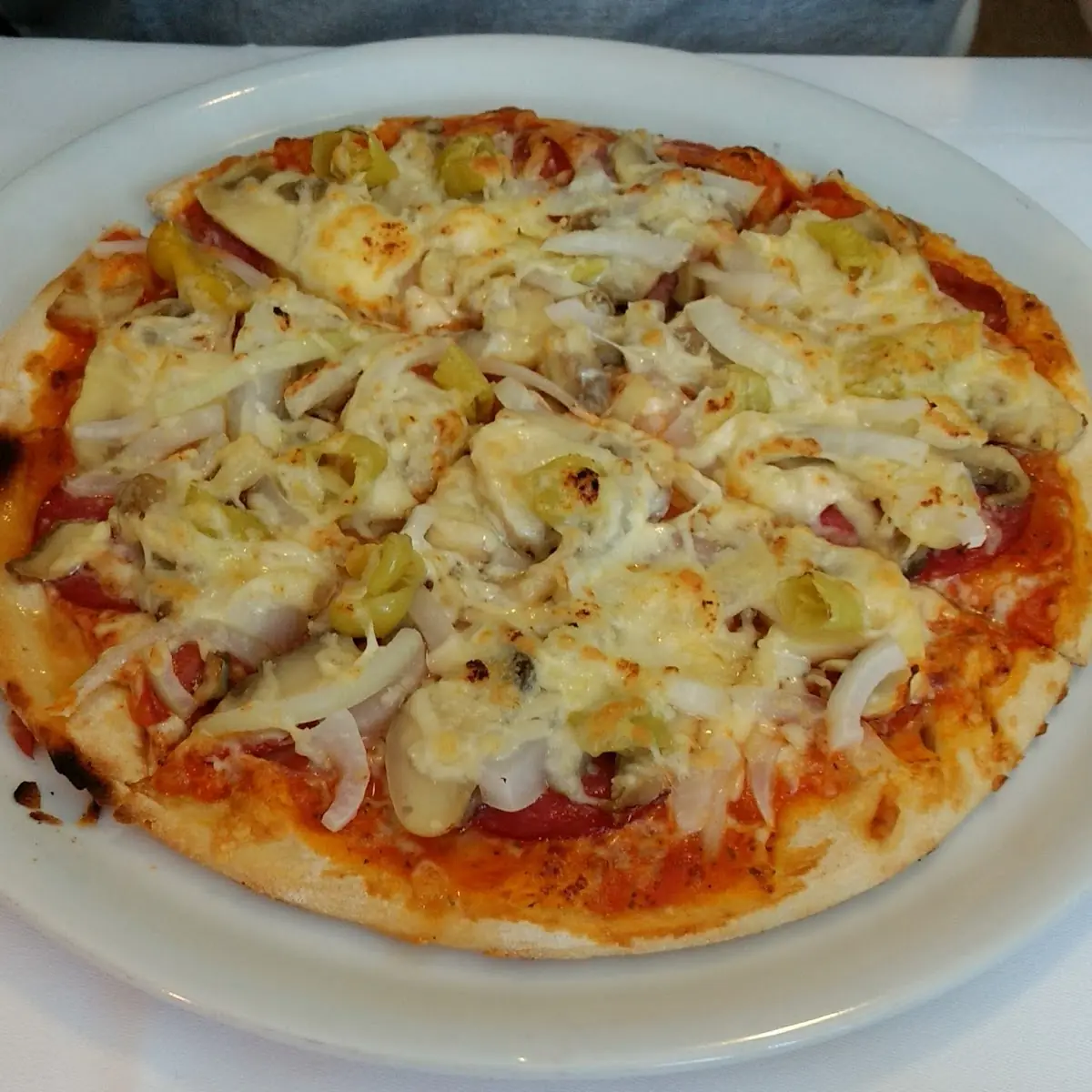 Pizza Capri, Pizzeria Trattoria Raffaello Inh. Cesare Tangredi