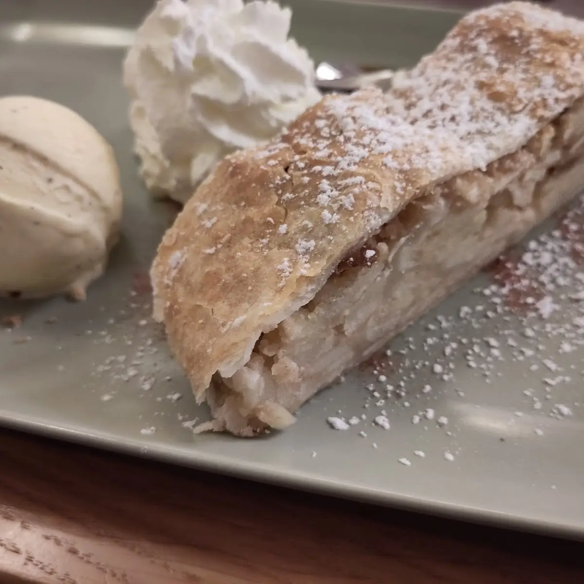 Apfelstrudel