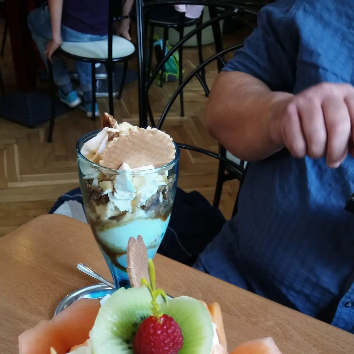 Früchte Eisbecher