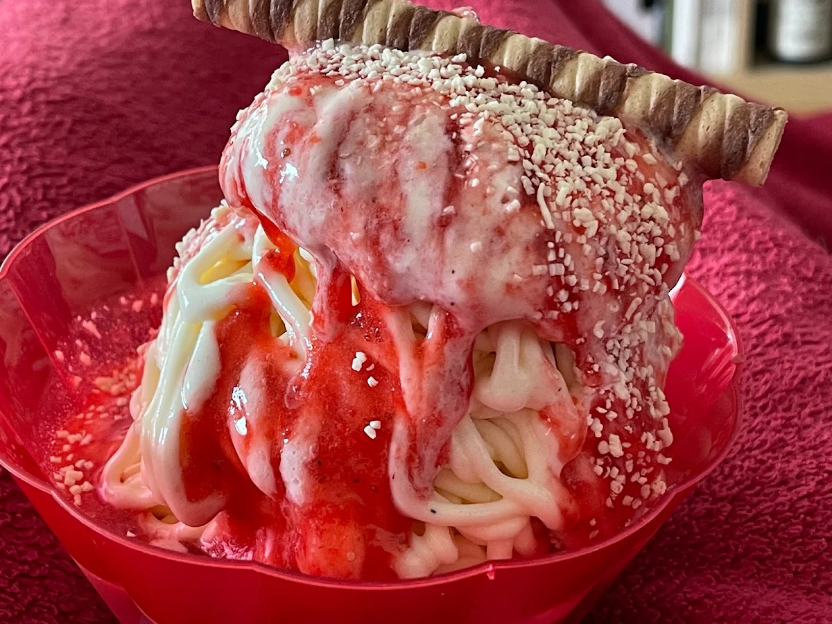 Mega Spaghetti Eis