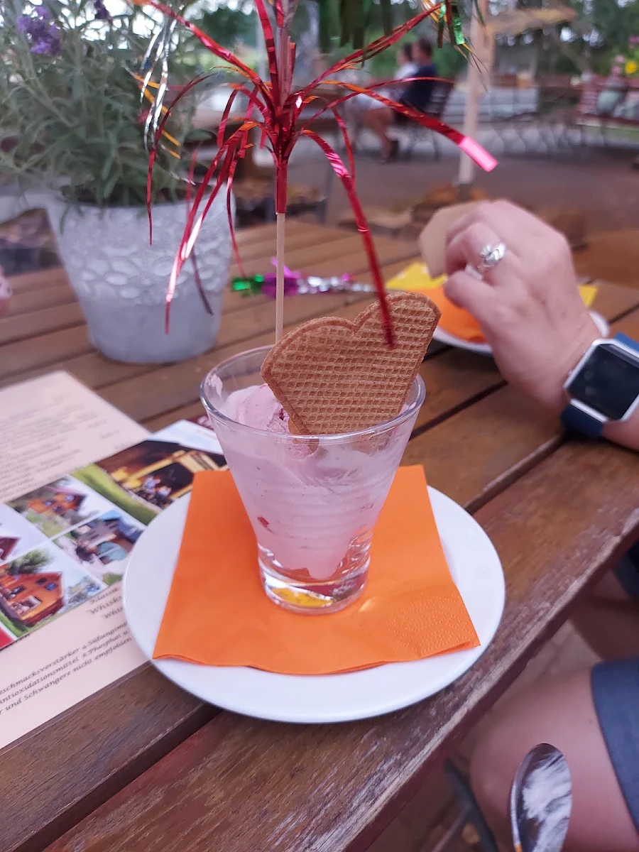 Erdbeer-eis