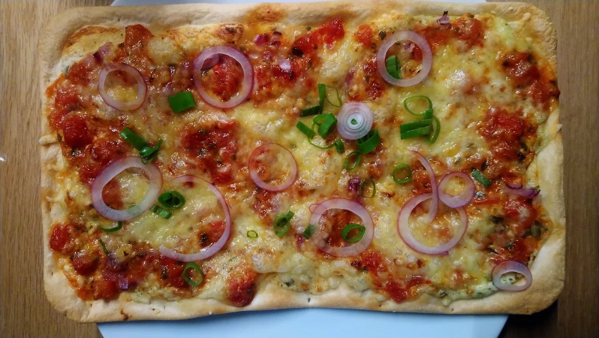 Flammkuchen Mit Tomate & Knoblauch