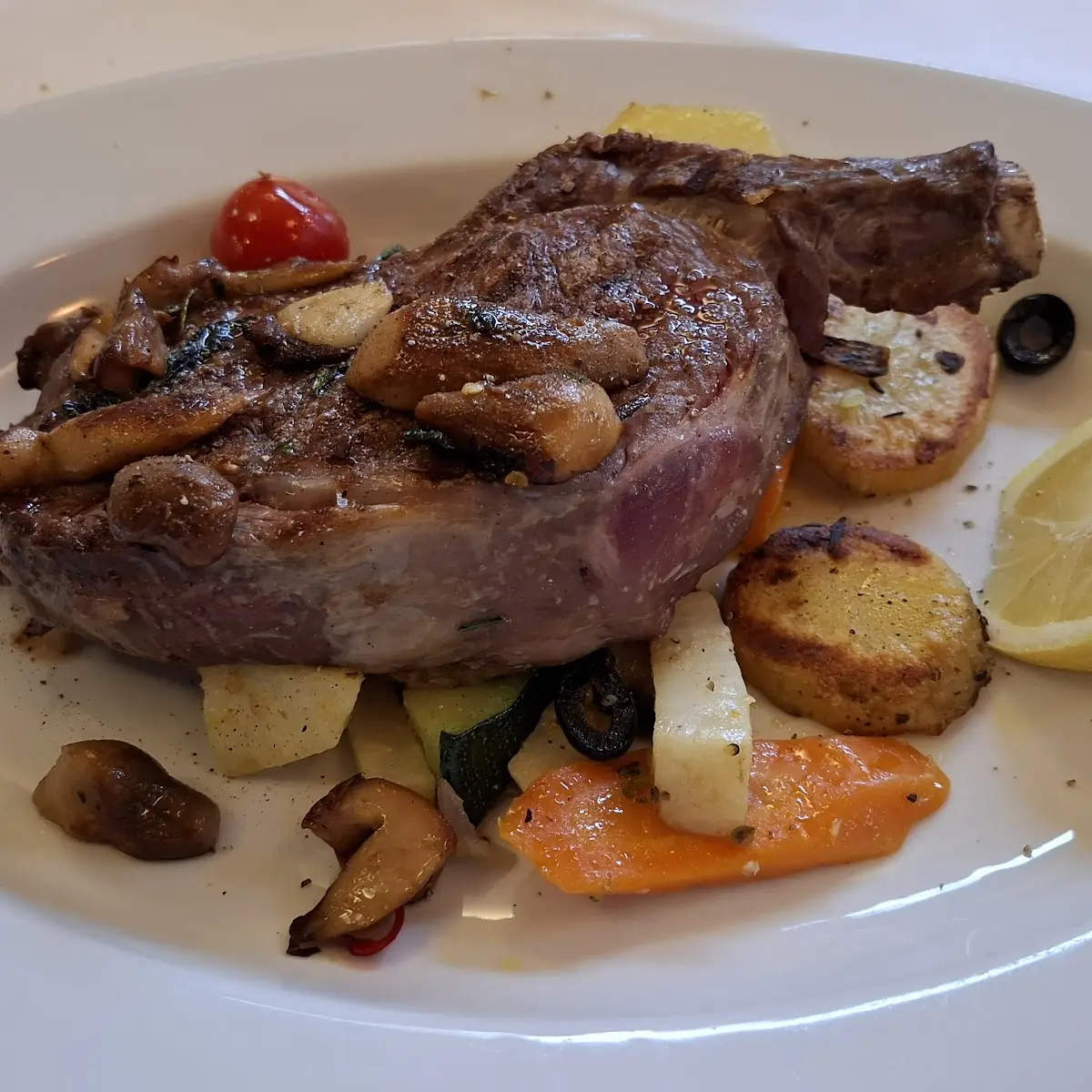 Fleisch Mit Gemüse, VILLA MEDICI - Mario Veglia Berlin