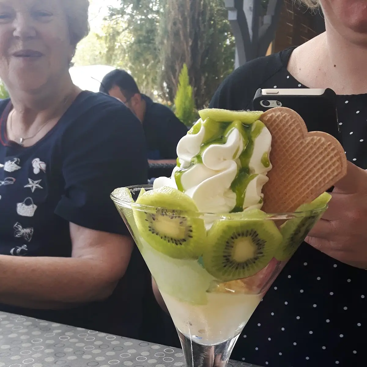 Kiwibecher
