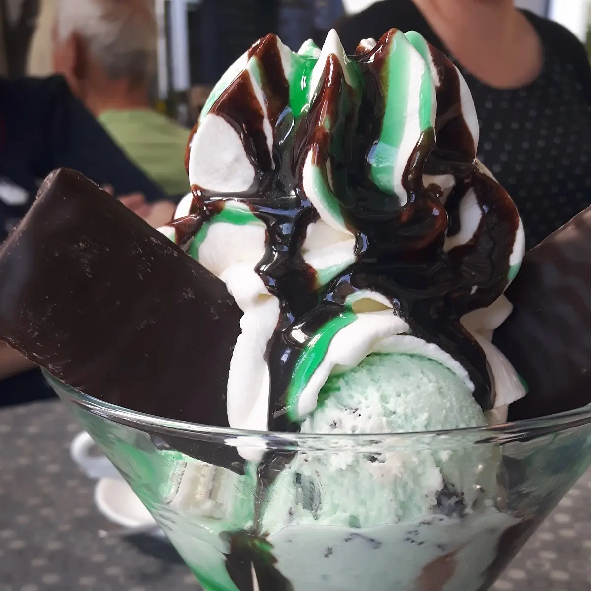 Schokominzbecher