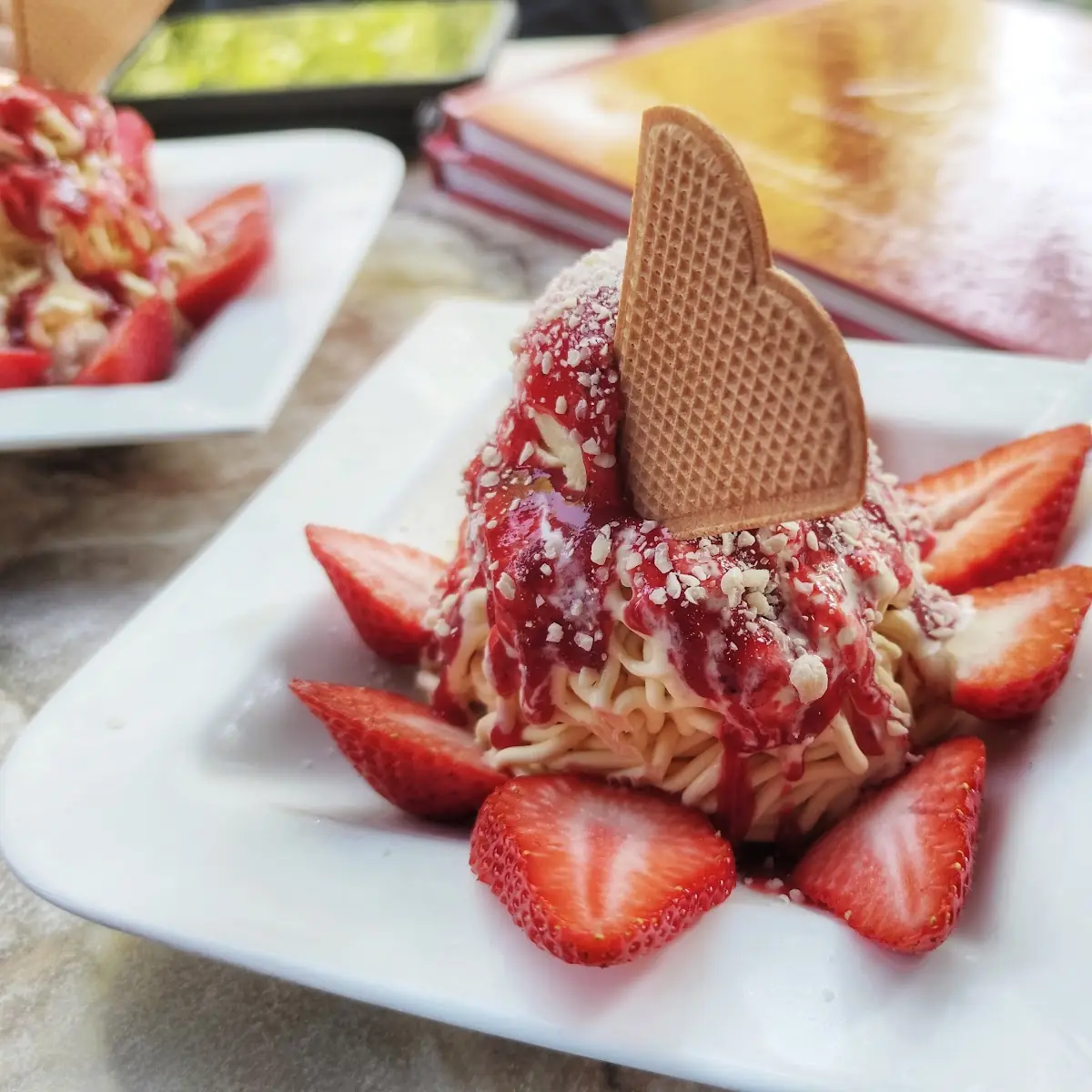 Spaghetti Eis Erdbeere, Eiscafé Bino
