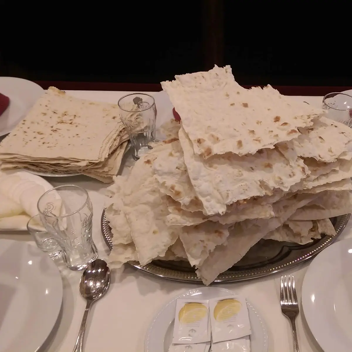 Flat Bread, Paradiso Restaurant "Griechische & Kaukasische Küche"
