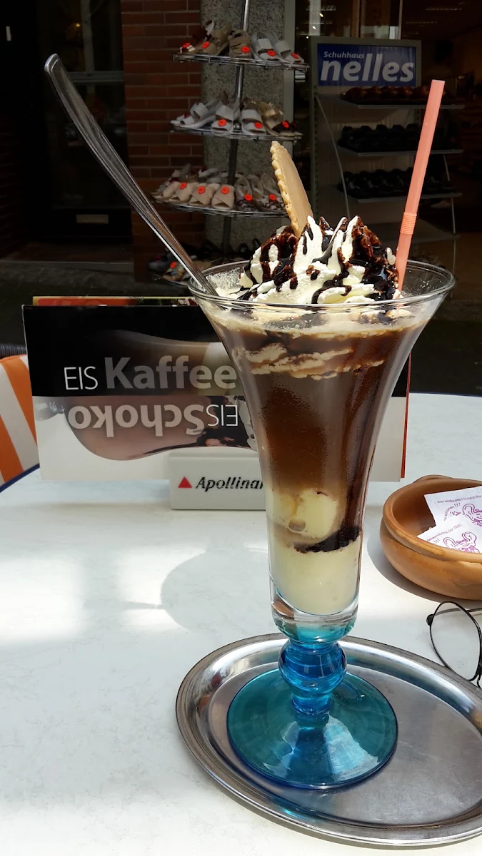 Eiskaffee, Eiscafé Dolomiten, Echtes italienisches Eis seit 50 Jahren aus den Dolomiten