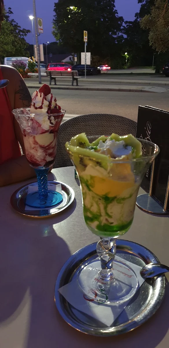 Kiwibecher