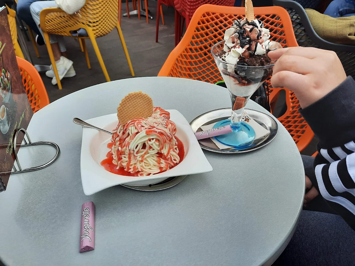 Spaghetti Eis