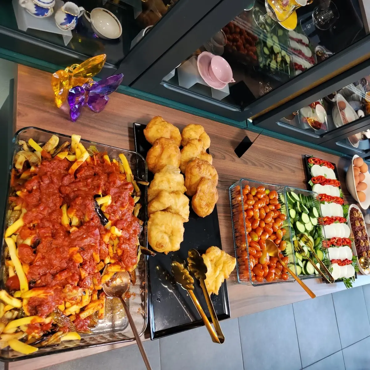 Frühstücks, Dilim Cafe