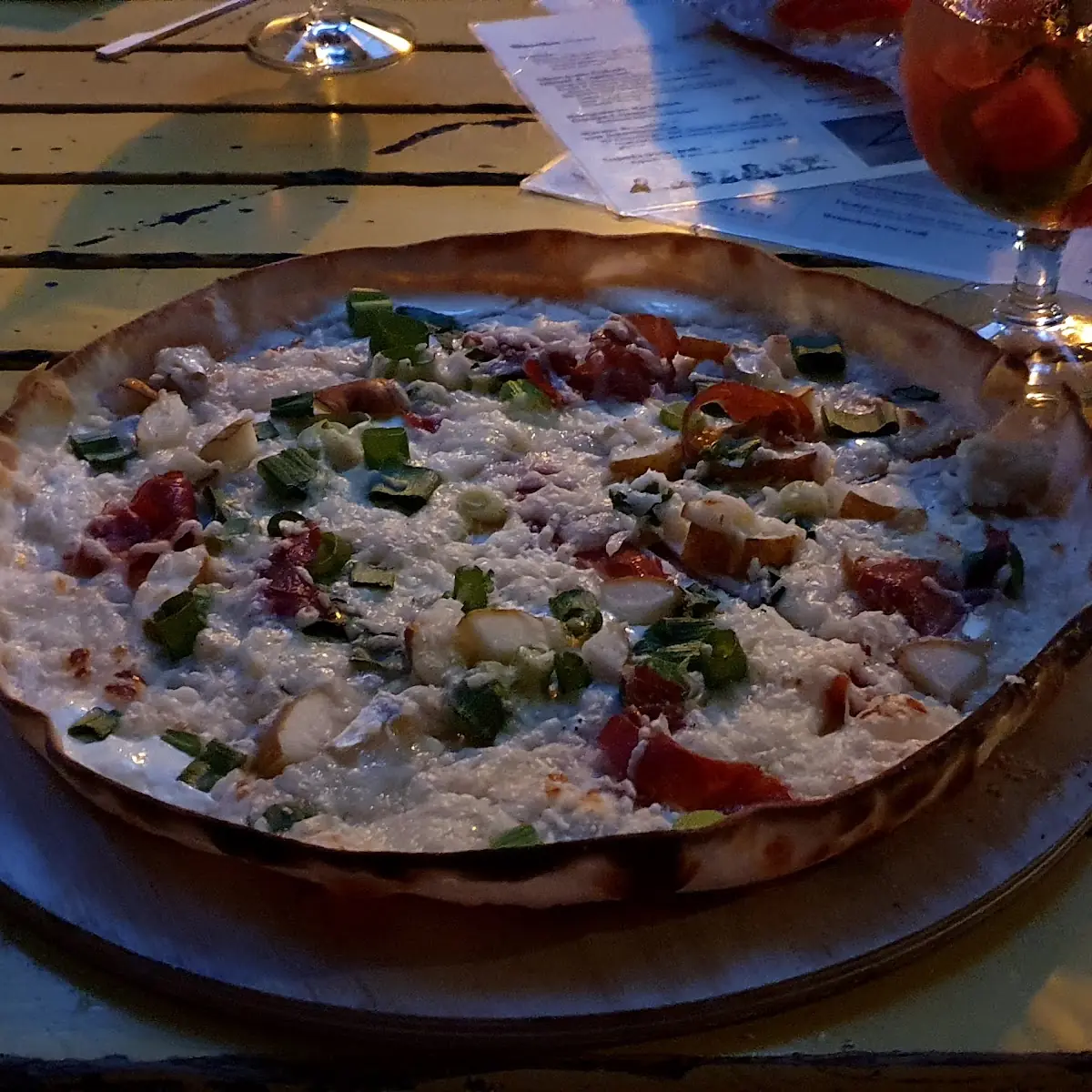Flammkuchen Spezial, Bottoms Up