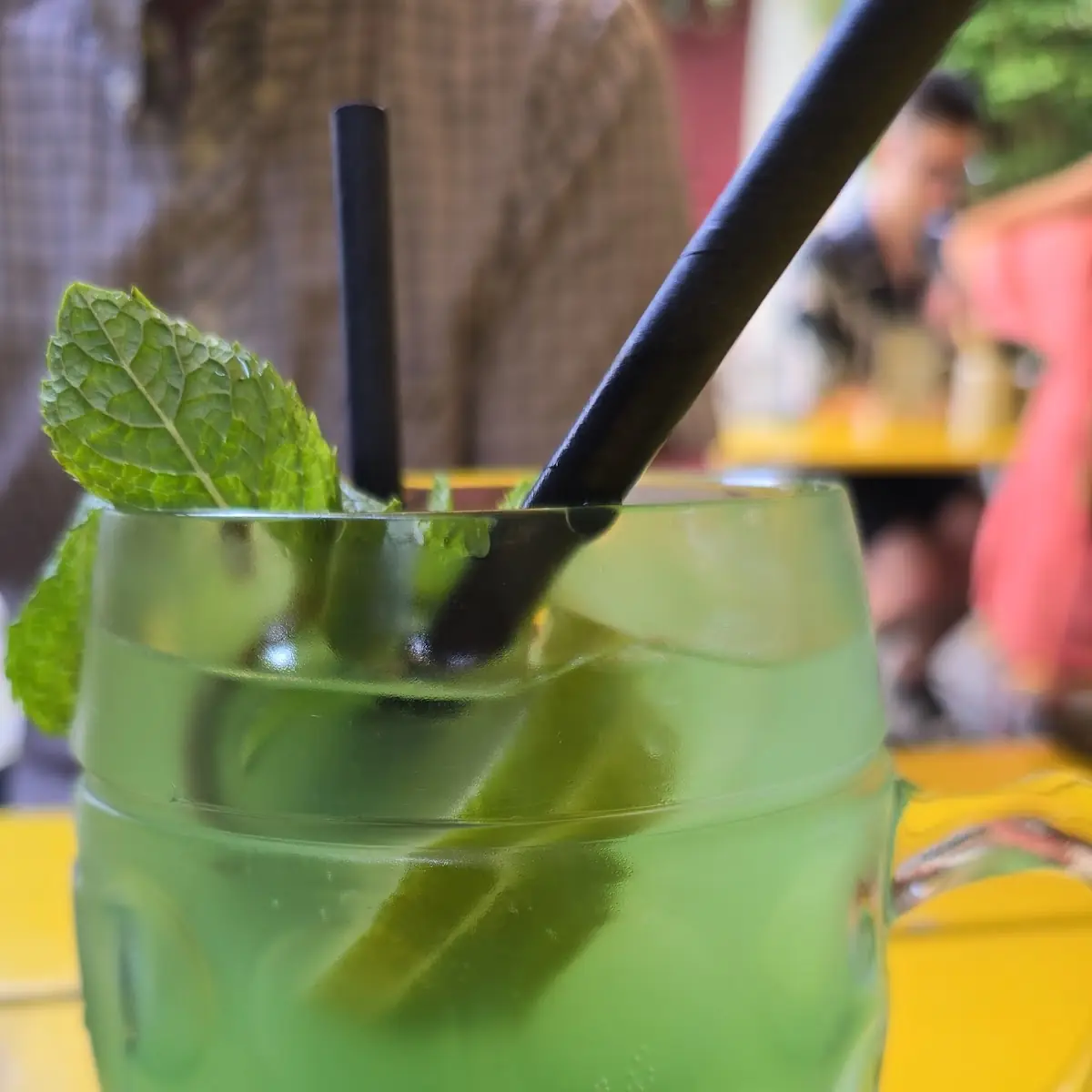 Gartendrink, Bottoms Up