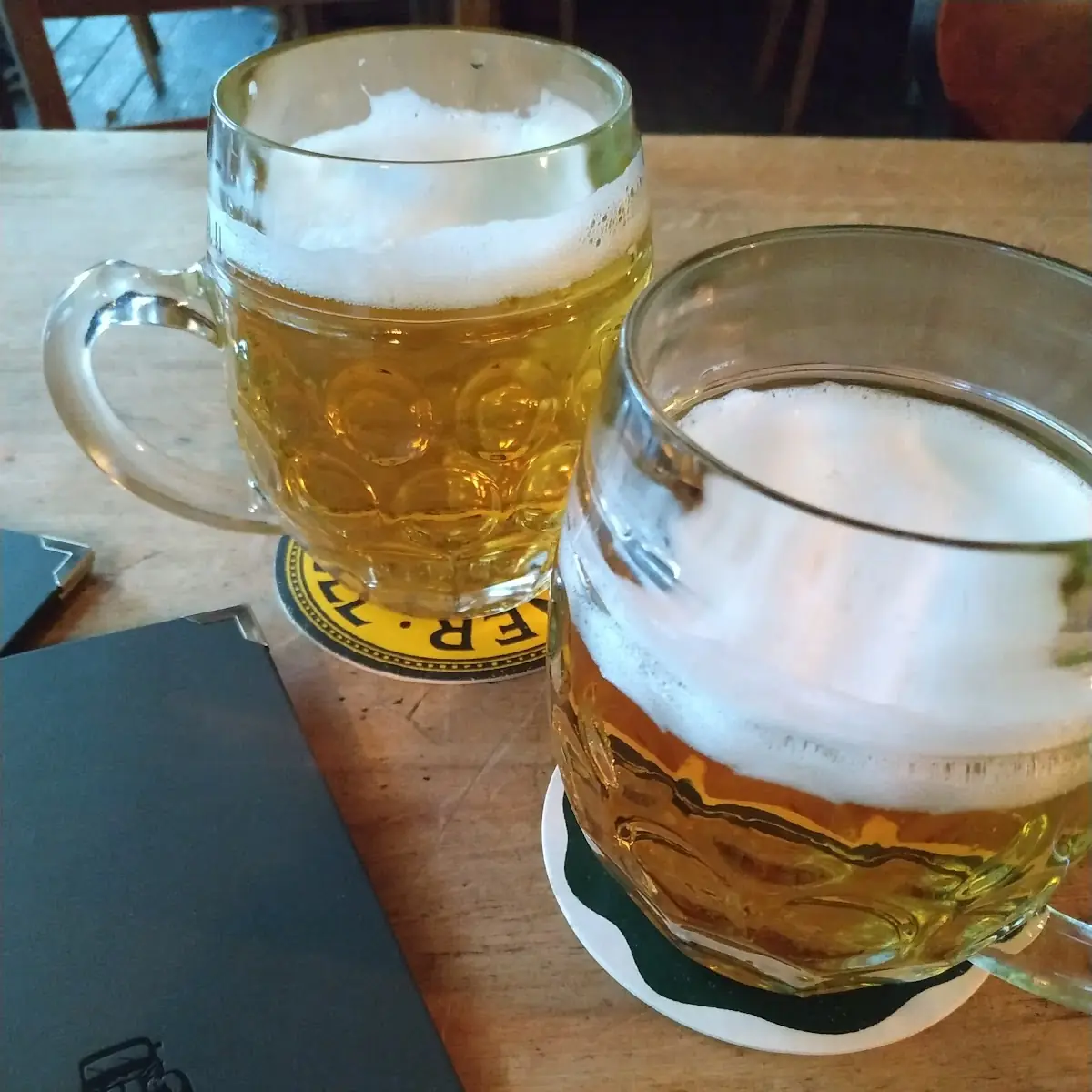 Pilsner Urquell, Bottoms Up