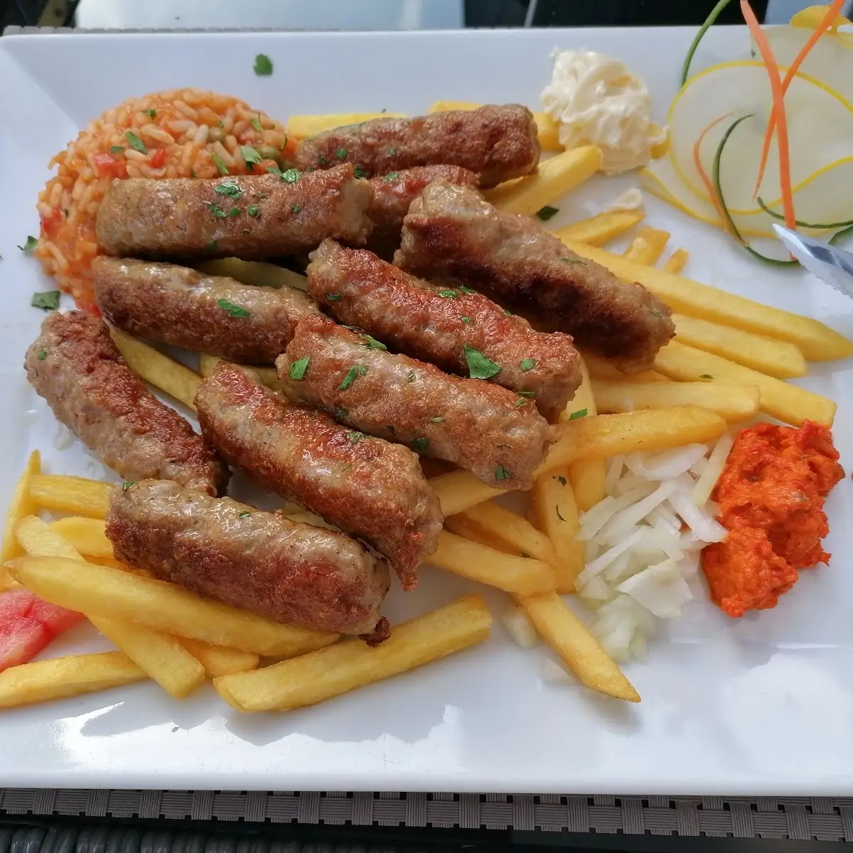 Cevapcici Teller, Mikos Restaurant