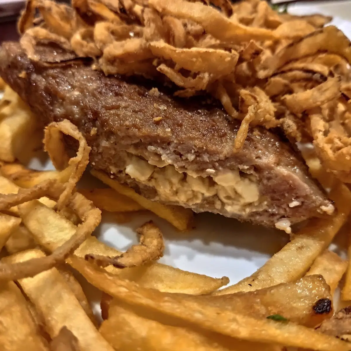 Hackfleisch Gefüllt Mit Käse, Mikos Restaurant