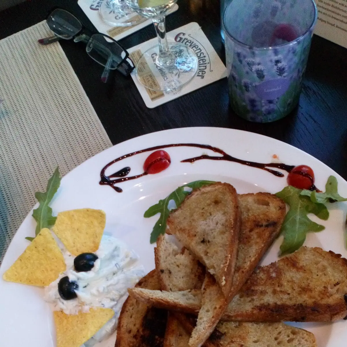 Knoblauchbrot, Mikos Restaurant