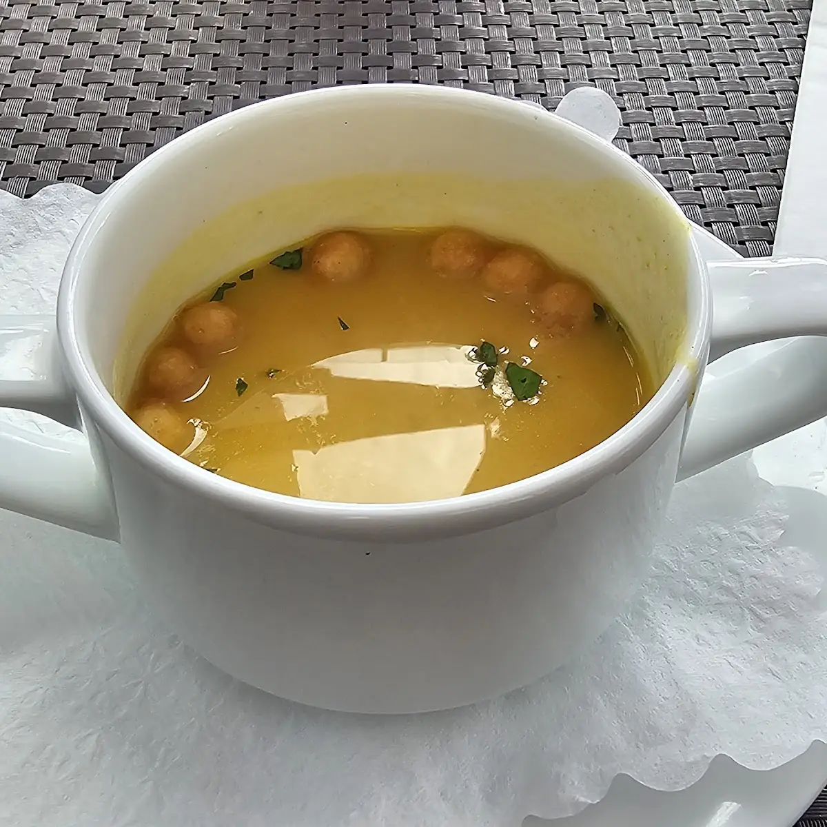 Tagessuppe, Mikos Restaurant
