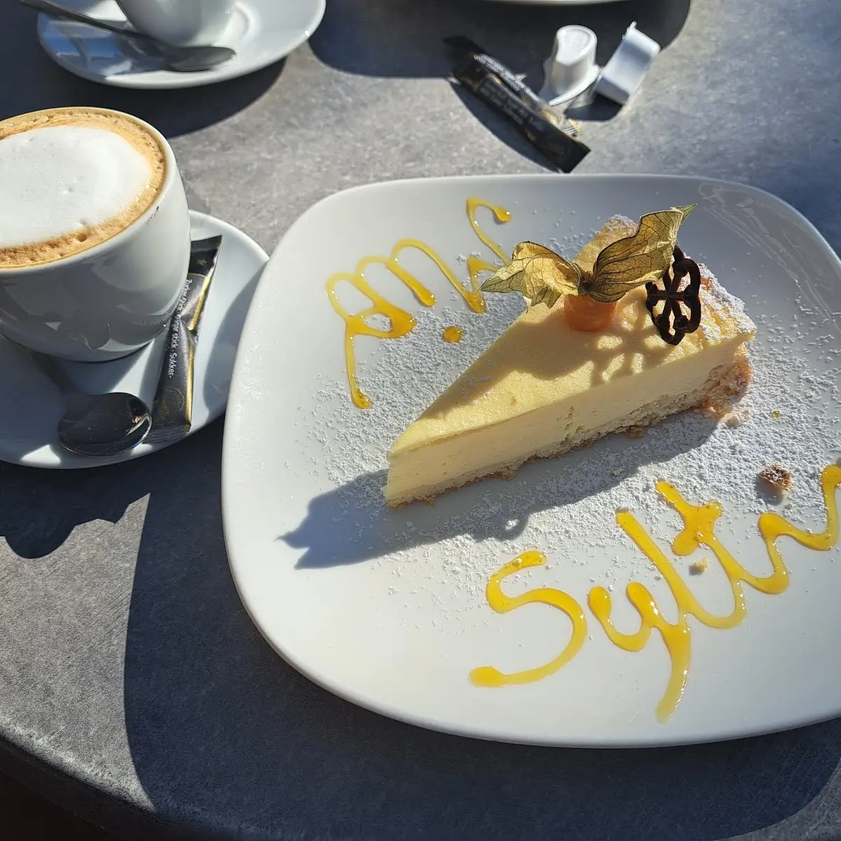 Käsekuchen Mit Liebe Gemacht, MIO Bistro Caffé Gelato Sylt