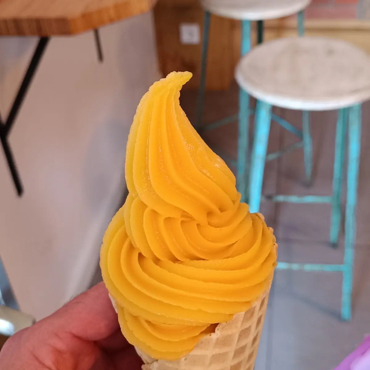 Selbstgemachtes Mango Eis