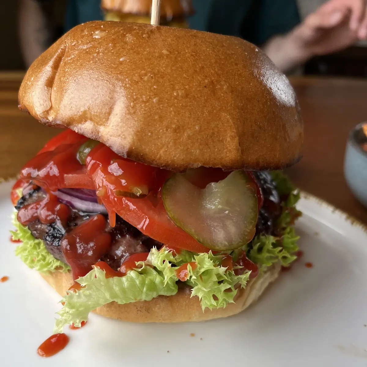 Basic Burger, FERO Restaurant & Grill
