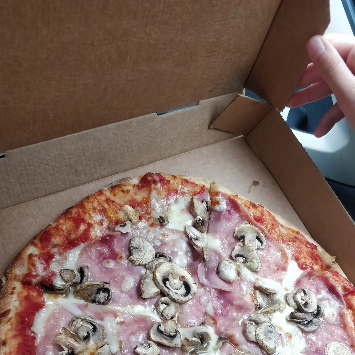 Prosciutto E Funghi, Pizzahelden - Pizza Lieferservice Deggendorf