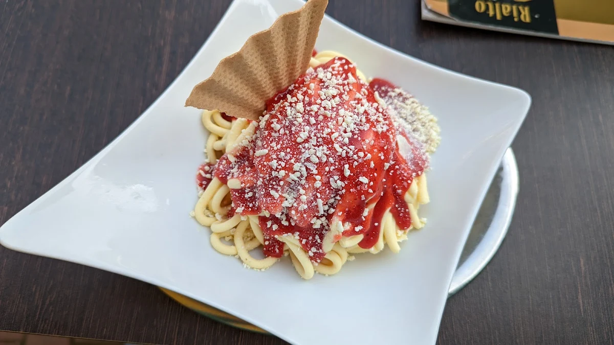 Spaghetti Eis