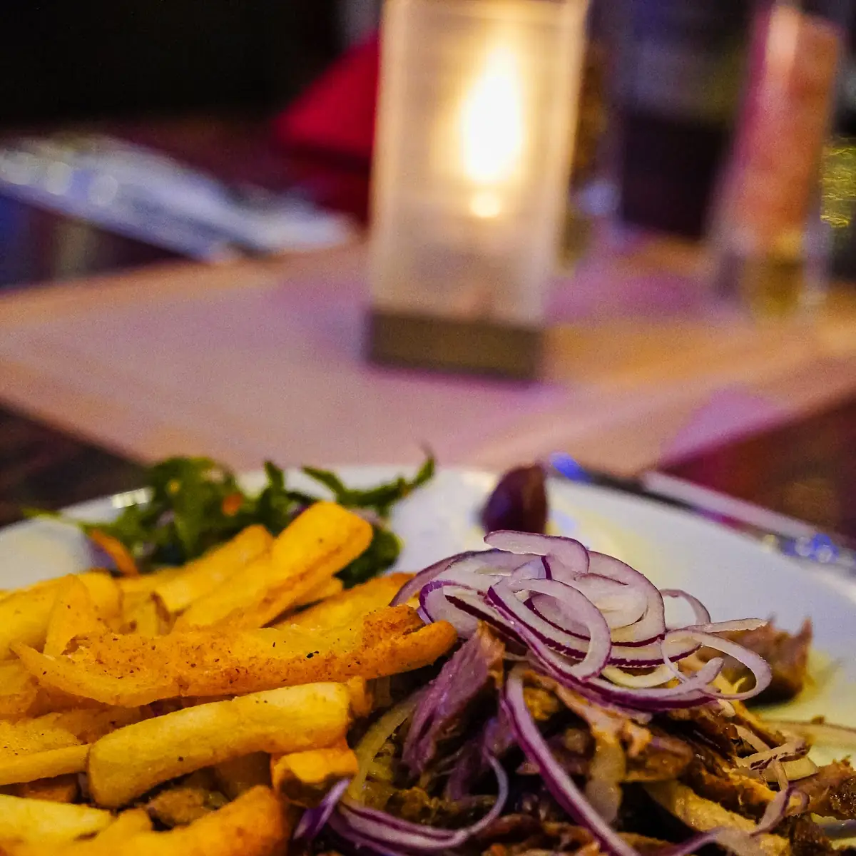 Highlights, Restaurant Samos